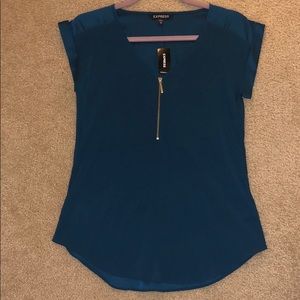 Express Short Sleeve Blouse with front zipper